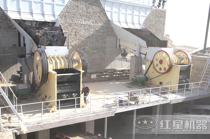 912顎式破石機產(chǎn)量是多少？一臺價格多少錢？